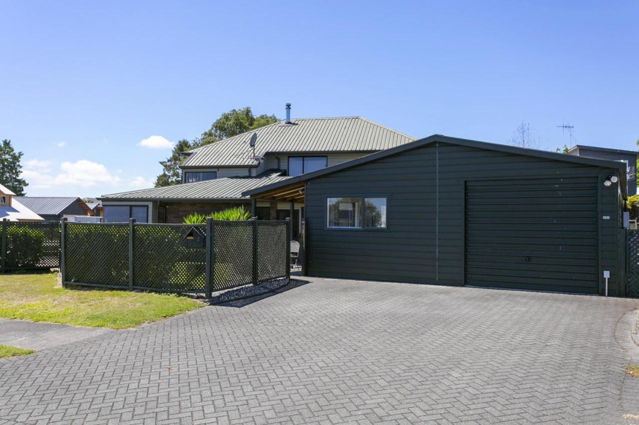 You Little Beauty - Wharewaka Beach Magic Taupo Exterior photo